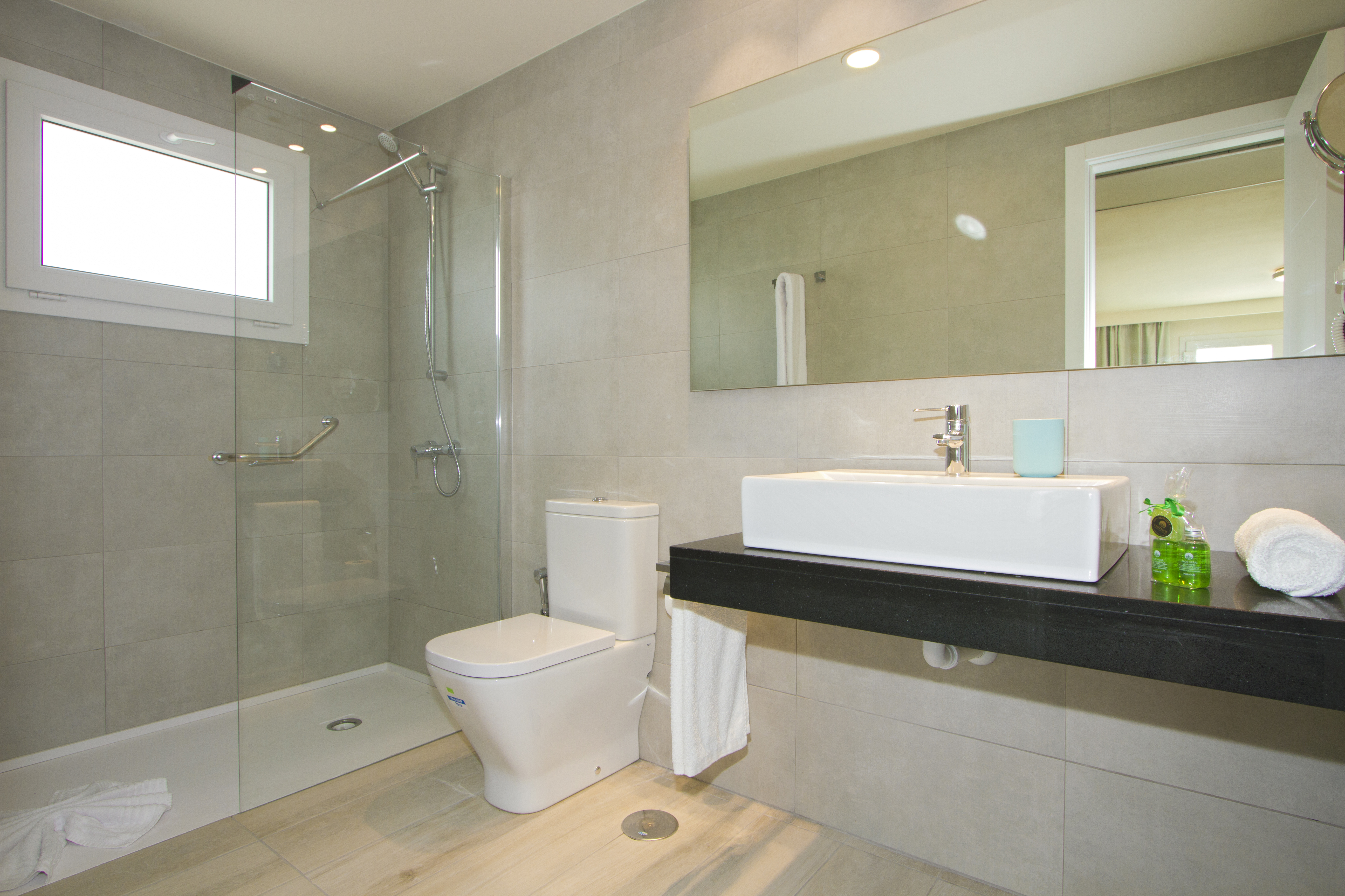 Aqua Suites