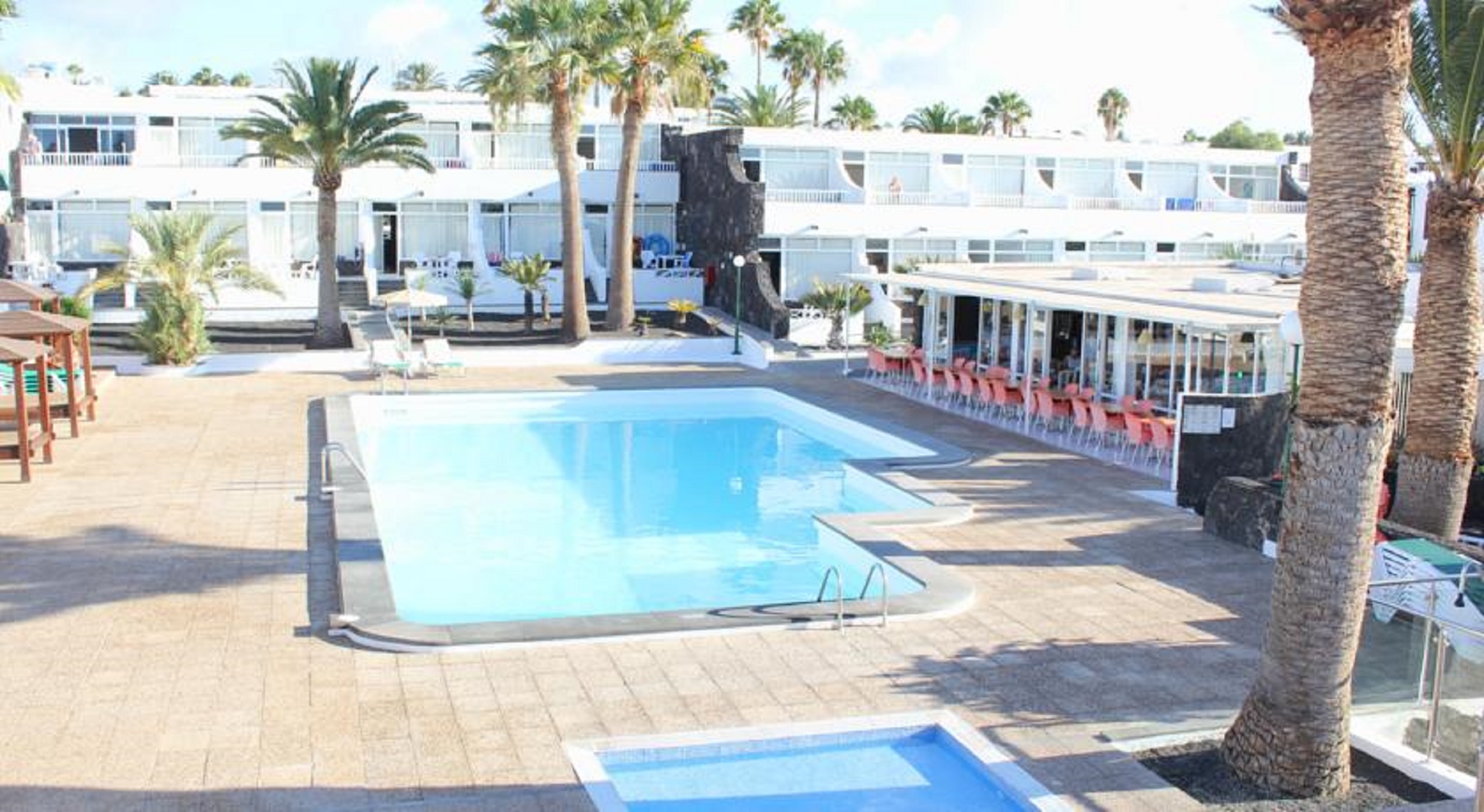 Arena Dorada Apartments