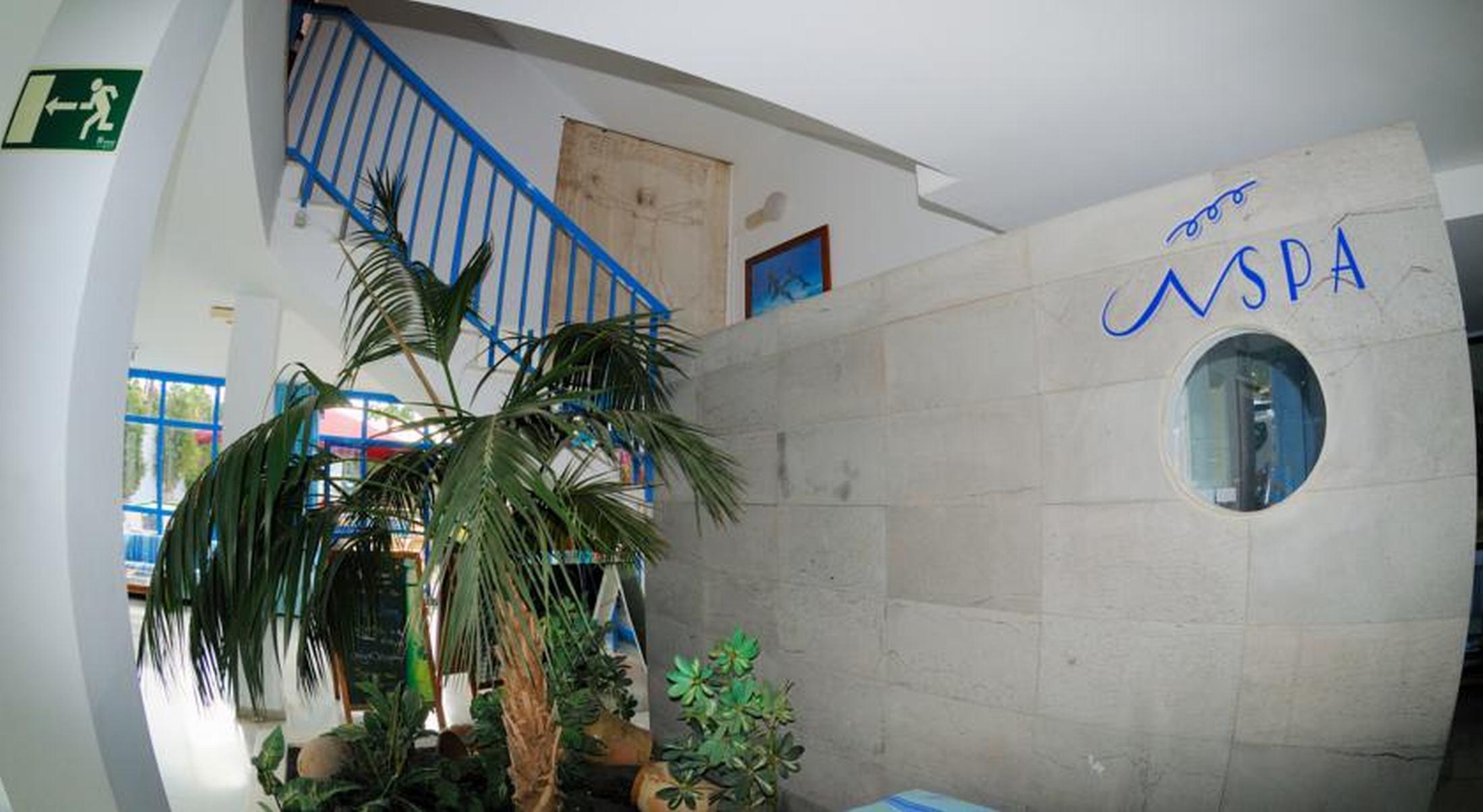 Costa Volcan Apartments
