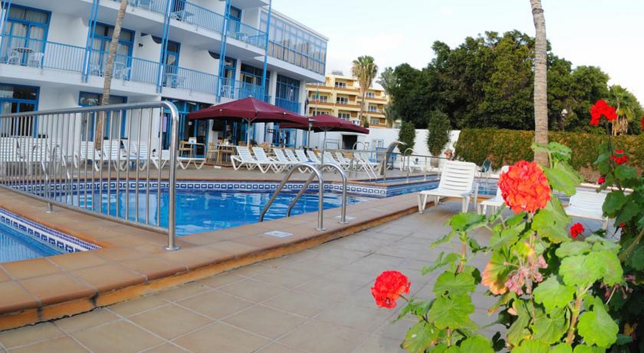 Costa Volcan Apartments