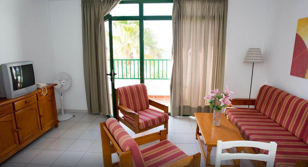 Apartamentos La Peñita