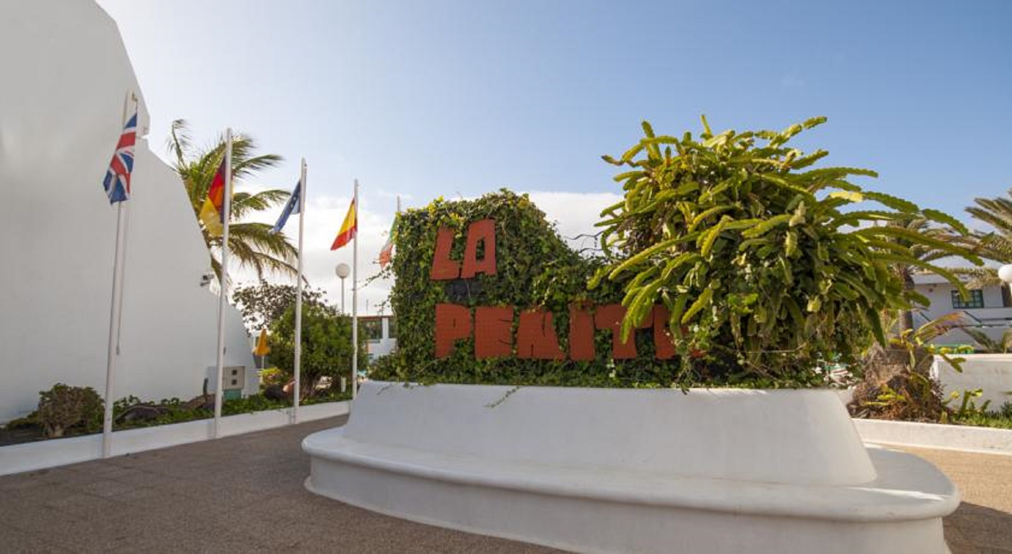 Apartamentos La Peñita