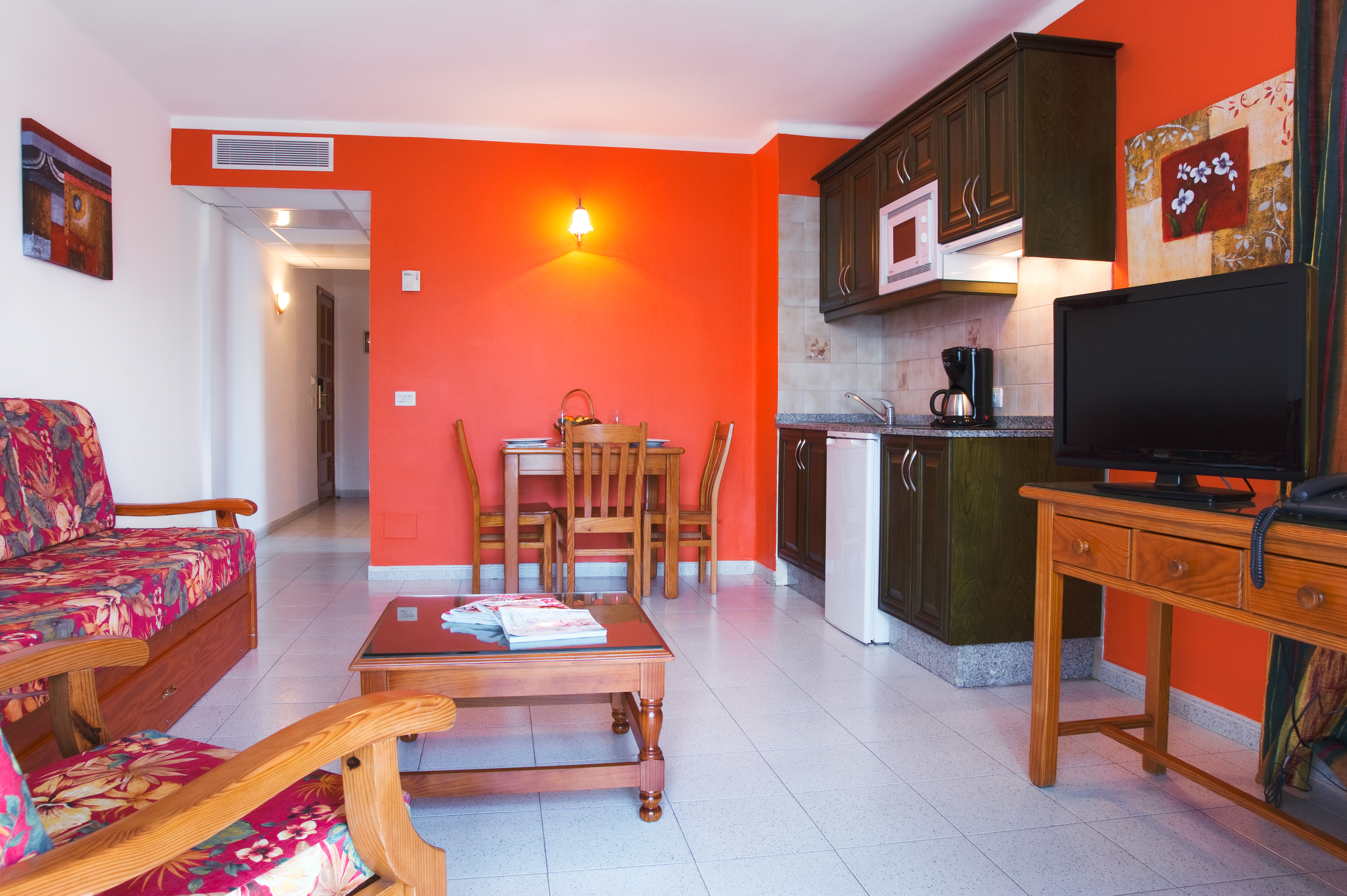 Montana Club Suite Hotel