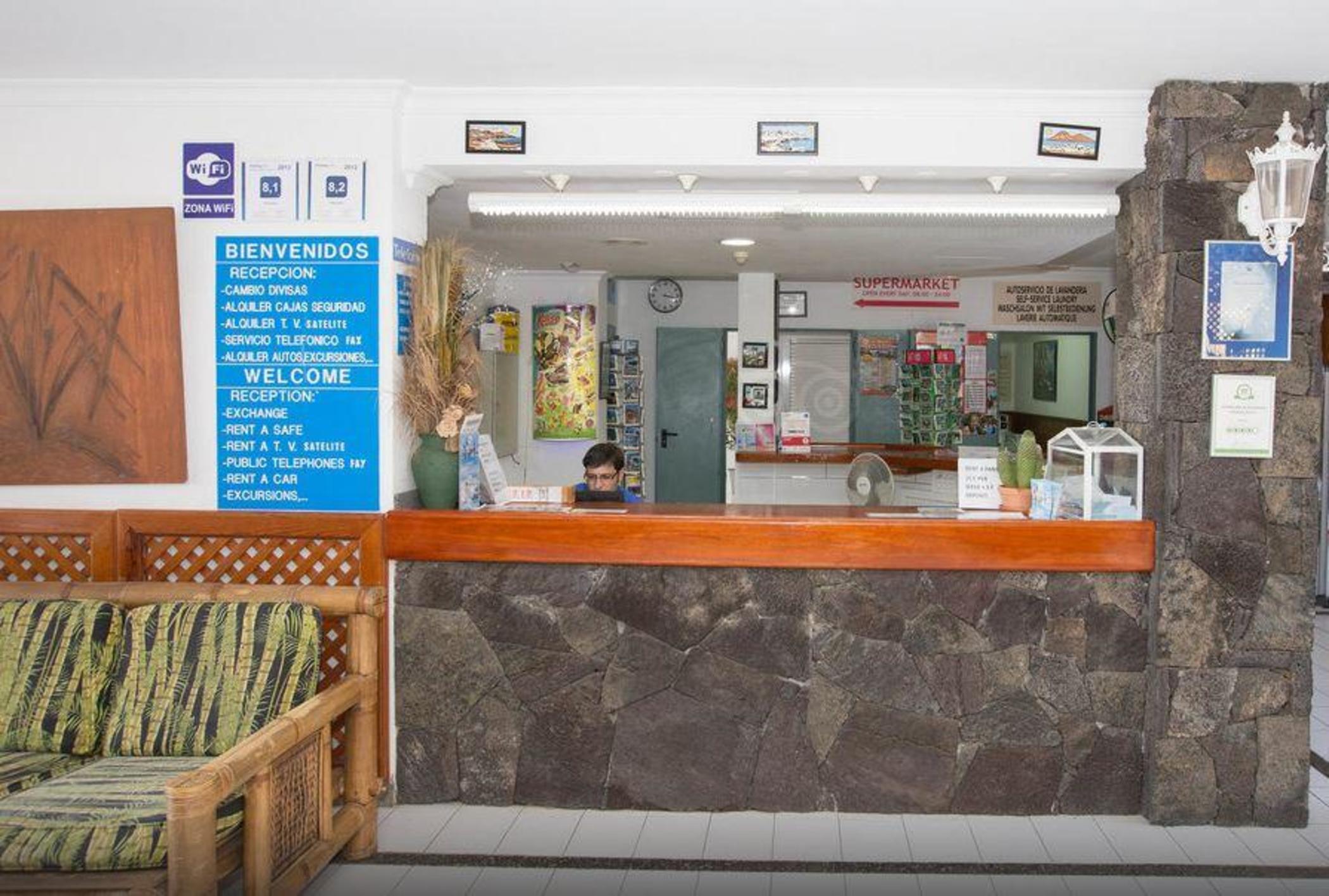 Apartamentos Plaza Azul