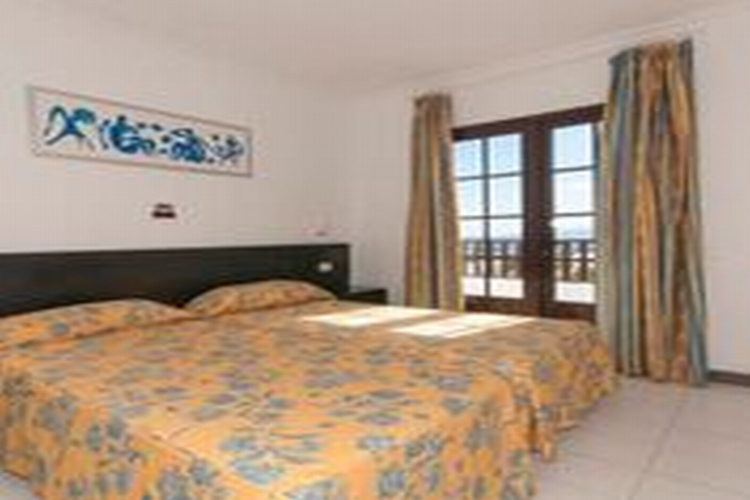 Apartamentos Plaza Azul