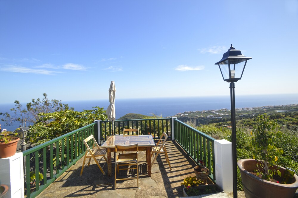 Casa Rural Eloína by Isla Bonita