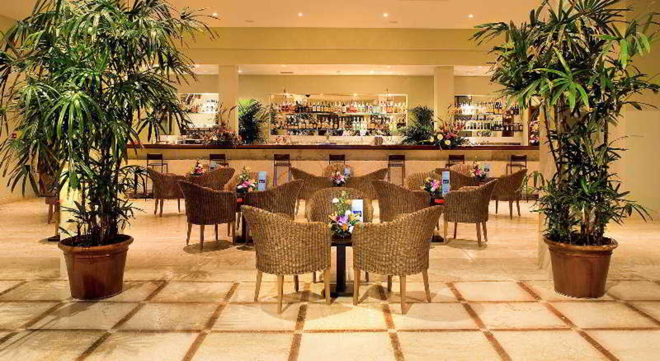 Hotel Las Olas