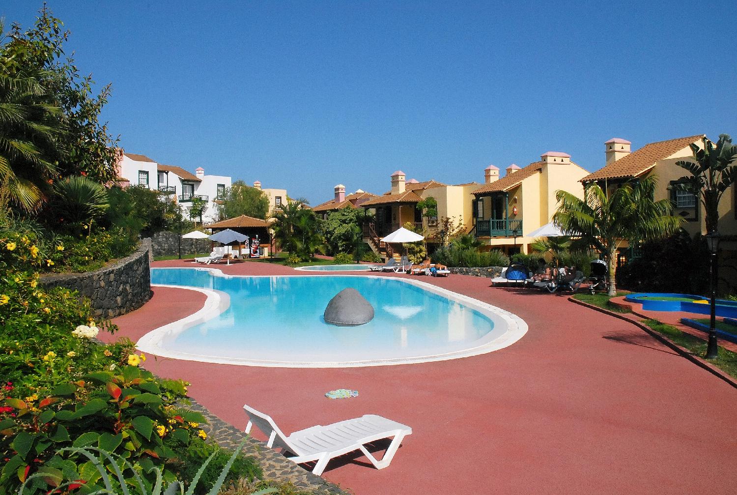 Apartamentos Oasis San Antonio