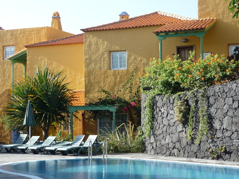 Apartamentos La Caleta