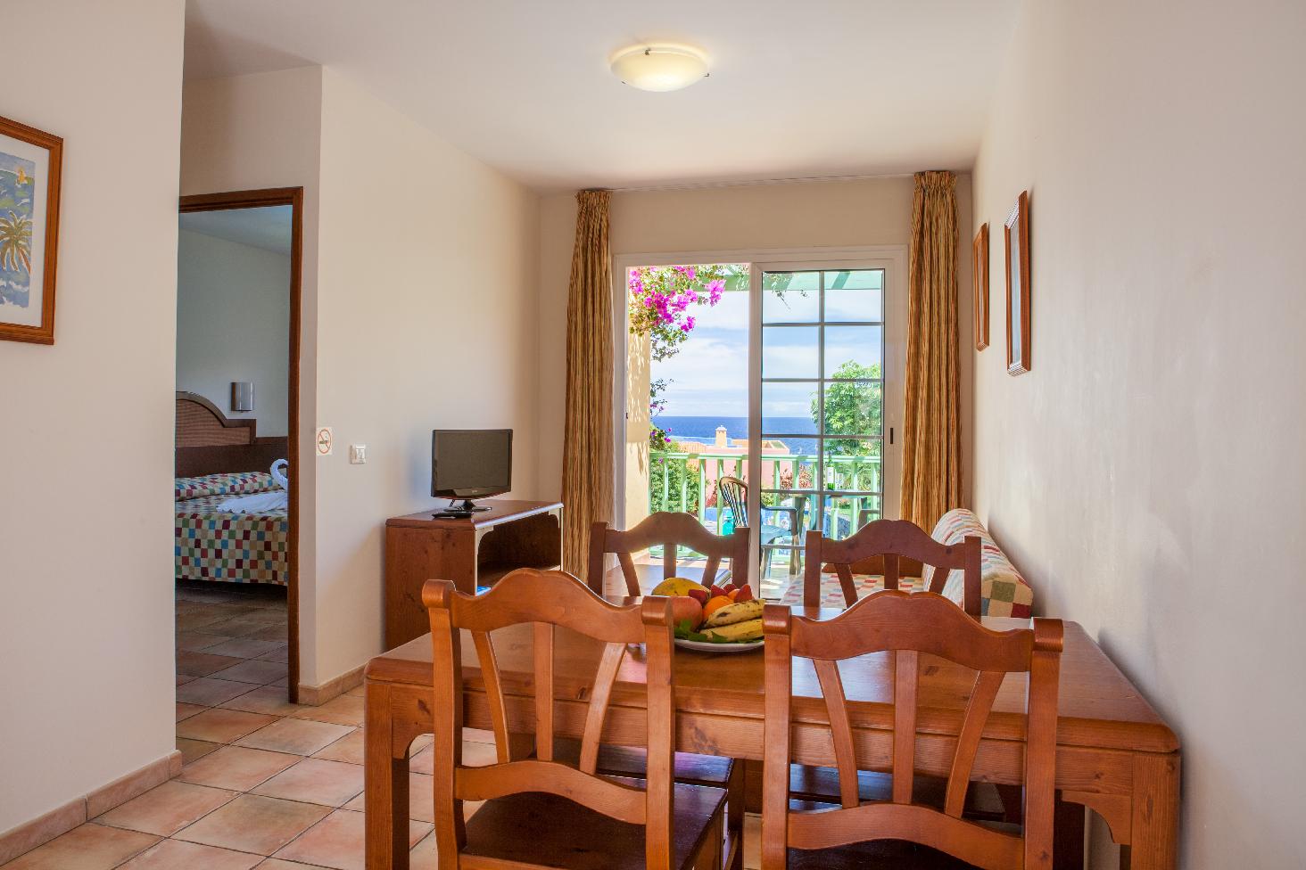 Apartamentos La Caleta