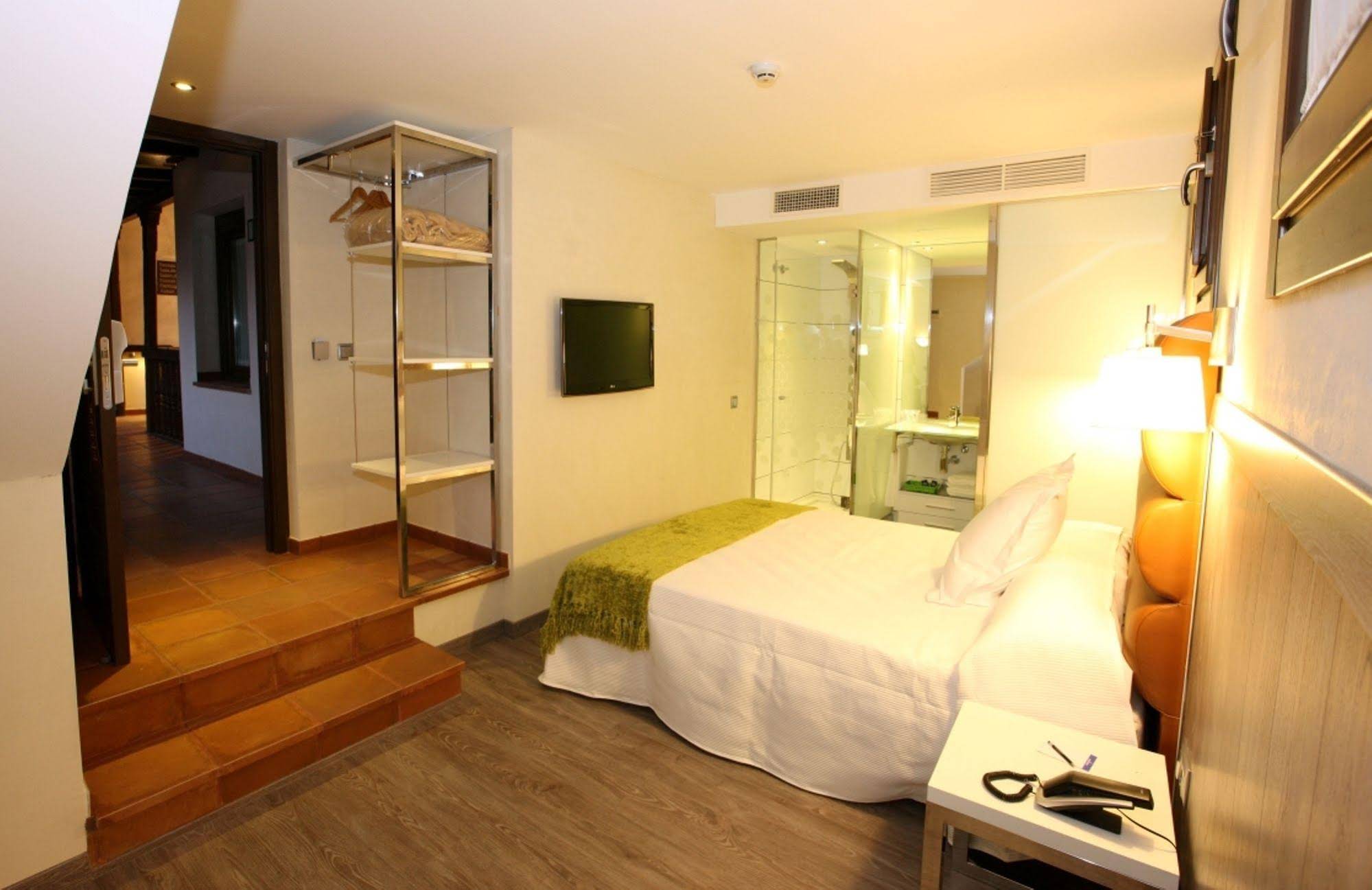 Evenia Alcalá Boutique