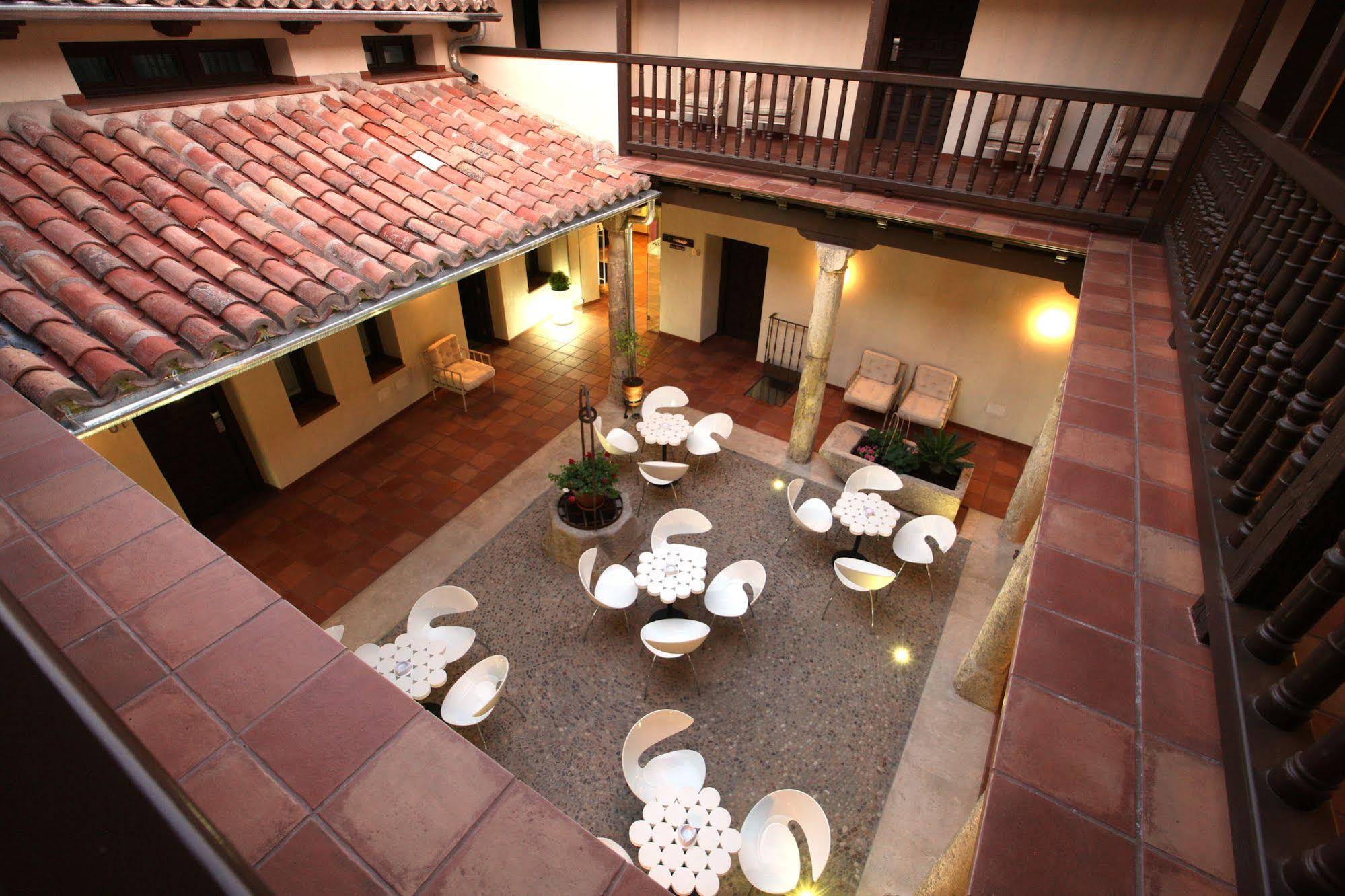 Evenia Alcalá Boutique