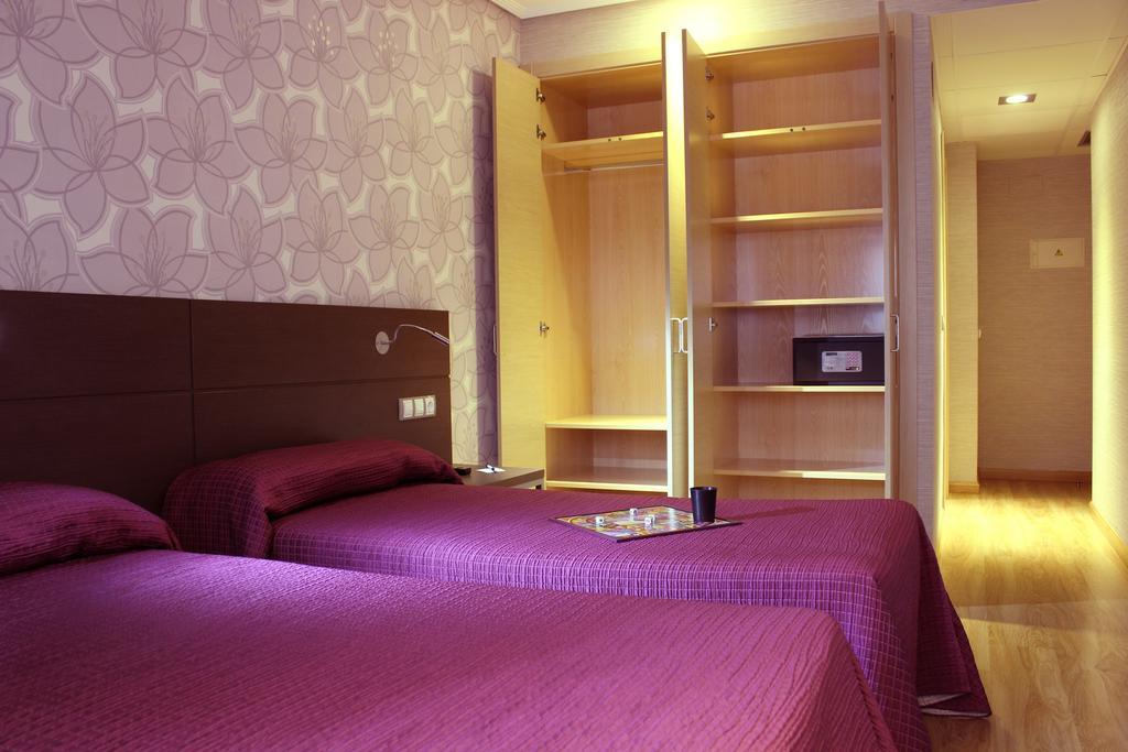 Hostal 4C Cuatro Caminos