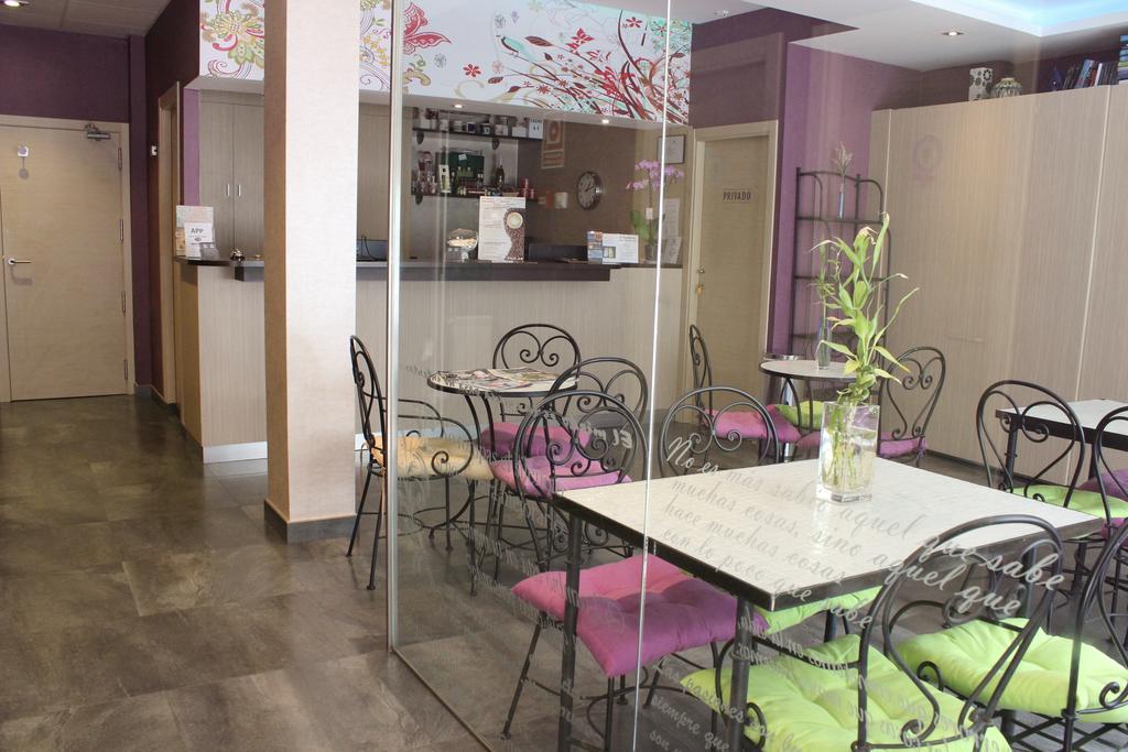Hostal 4C Cuatro Caminos
