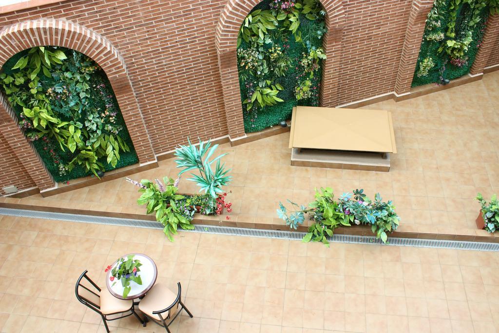 Hostal 4C Cuatro Caminos
