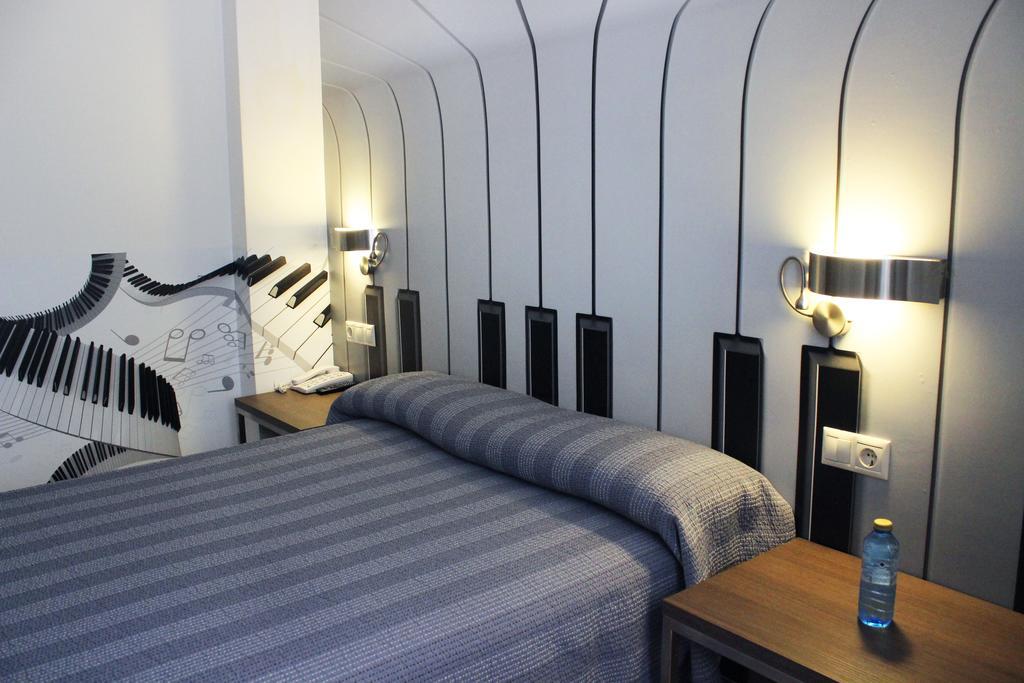 Hostal 4C Cuatro Caminos