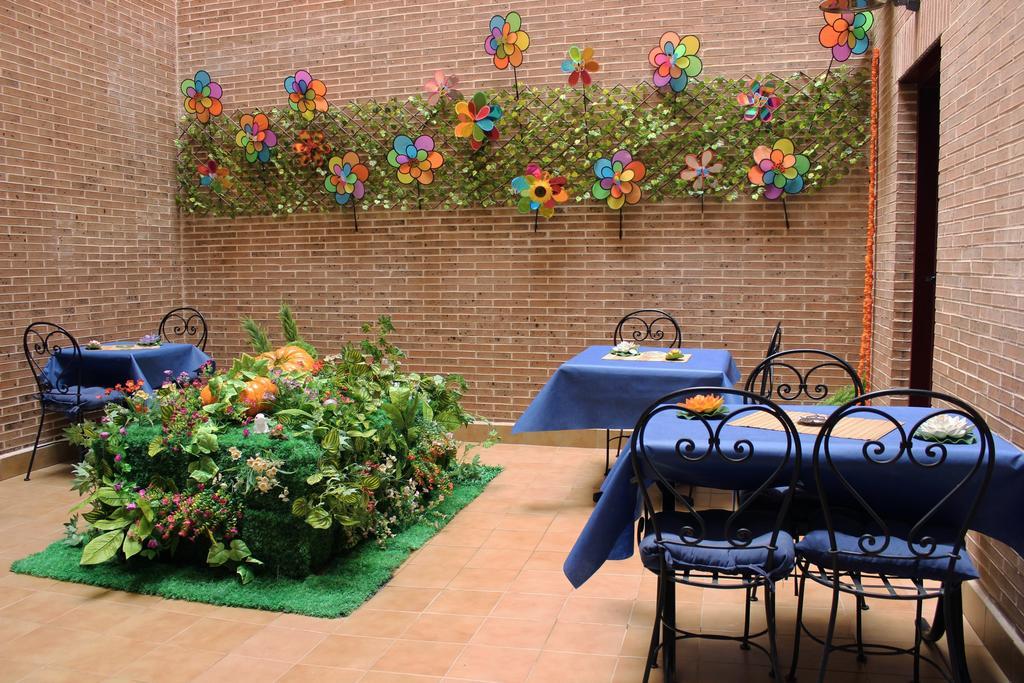 Hostal 4C Cuatro Caminos
