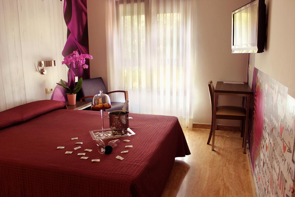 Hostal 4C Cuatro Caminos