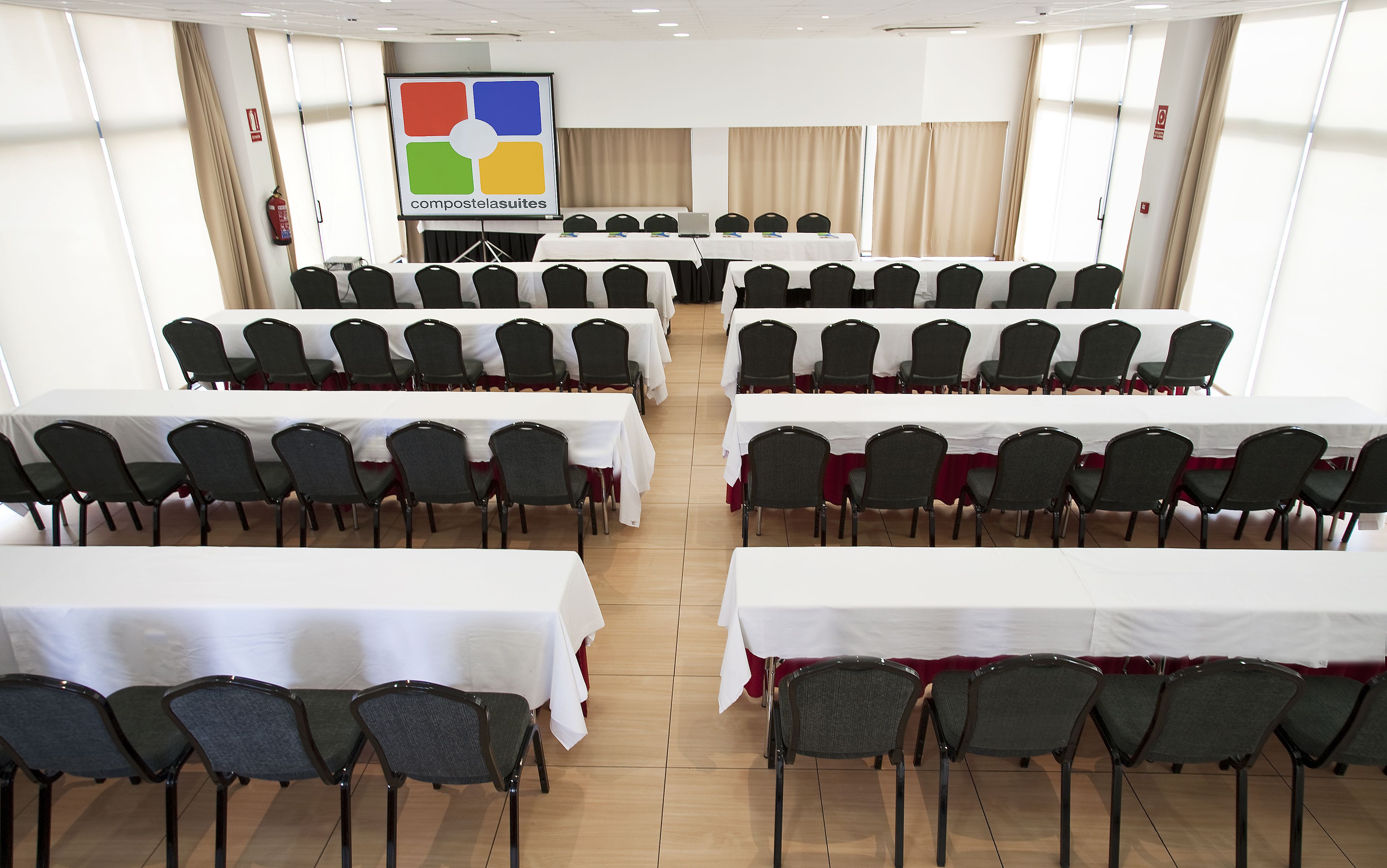 Aparthotel Compostela Suites