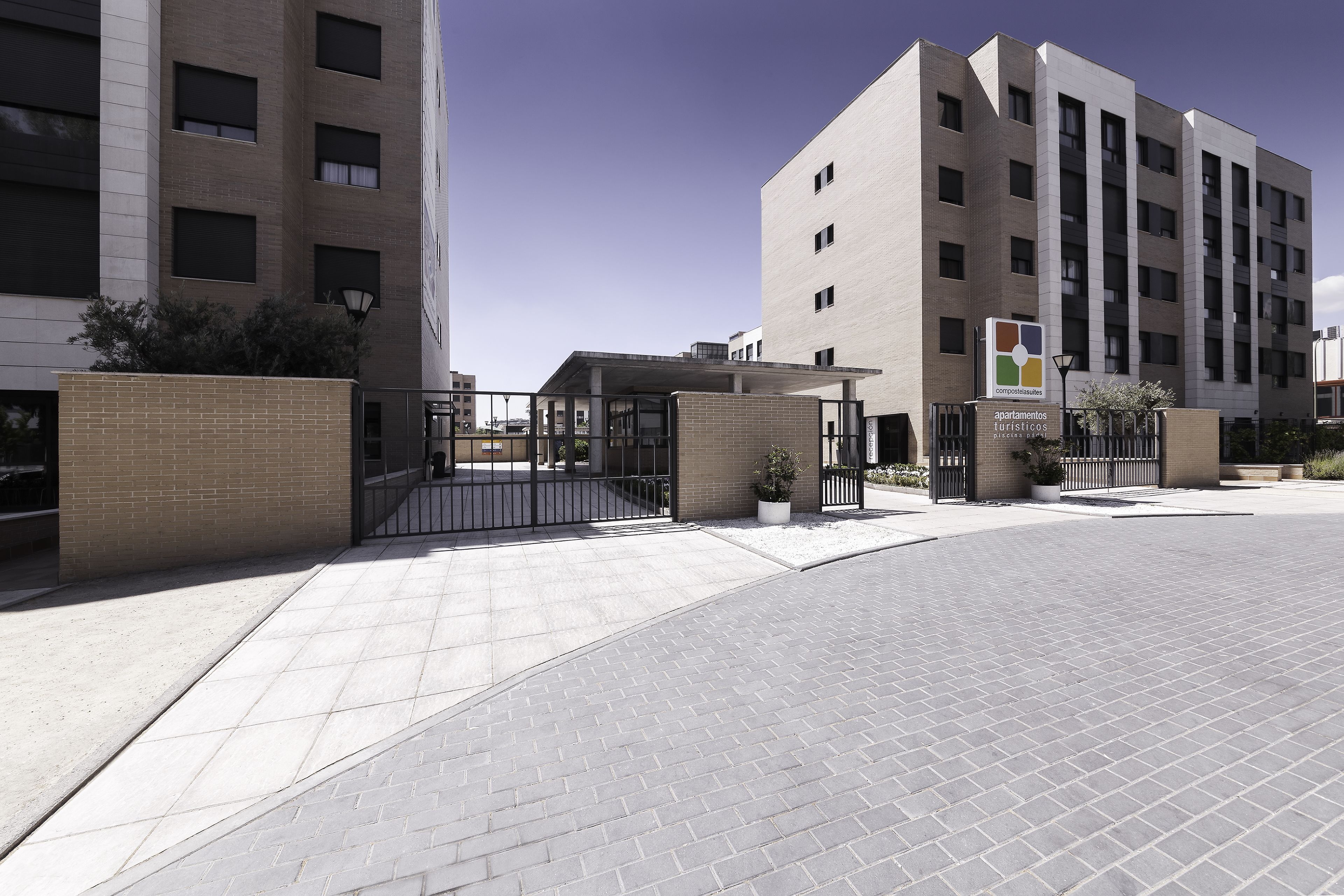 Aparthotel Compostela Suites