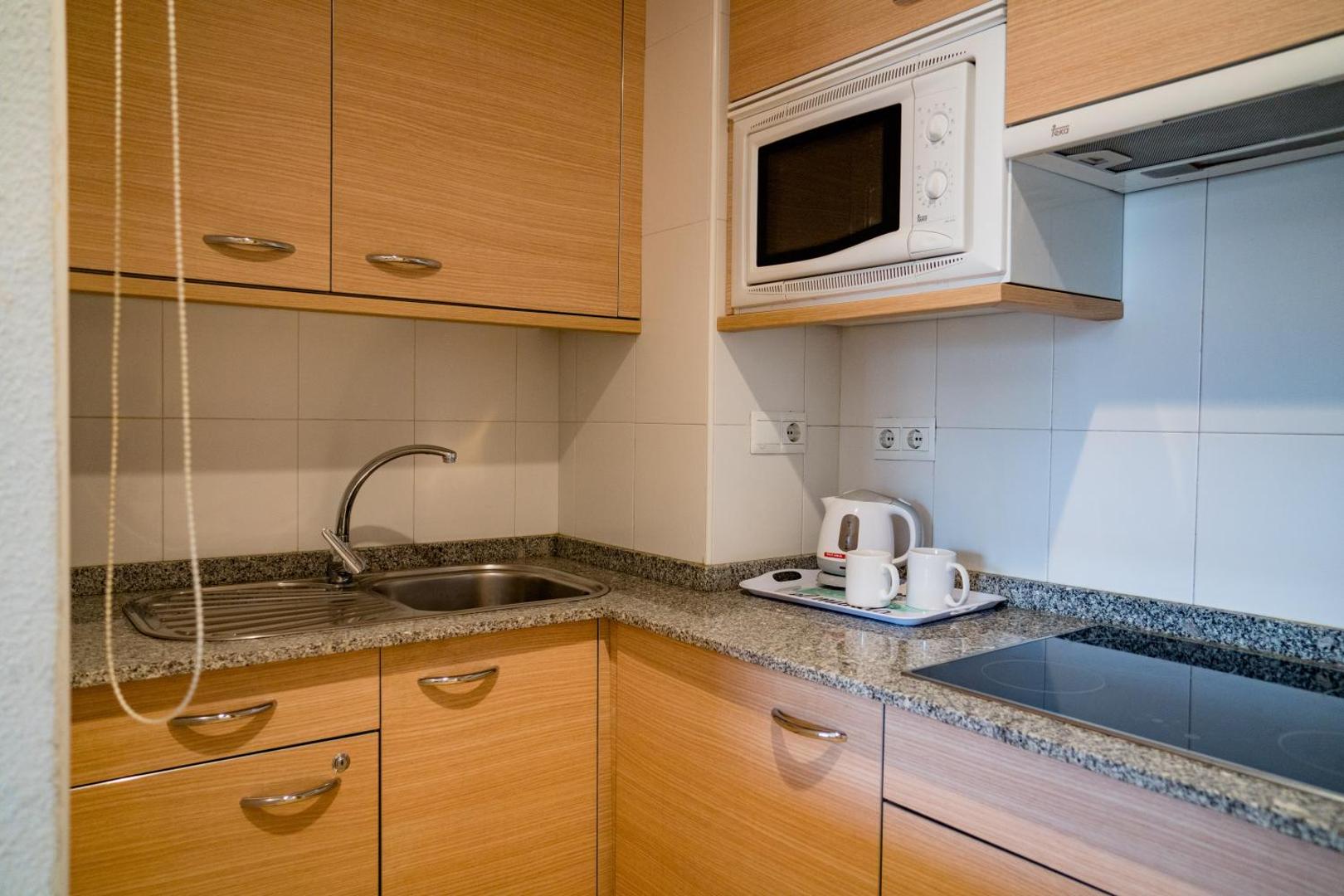 Aparthotel Compostela Suites