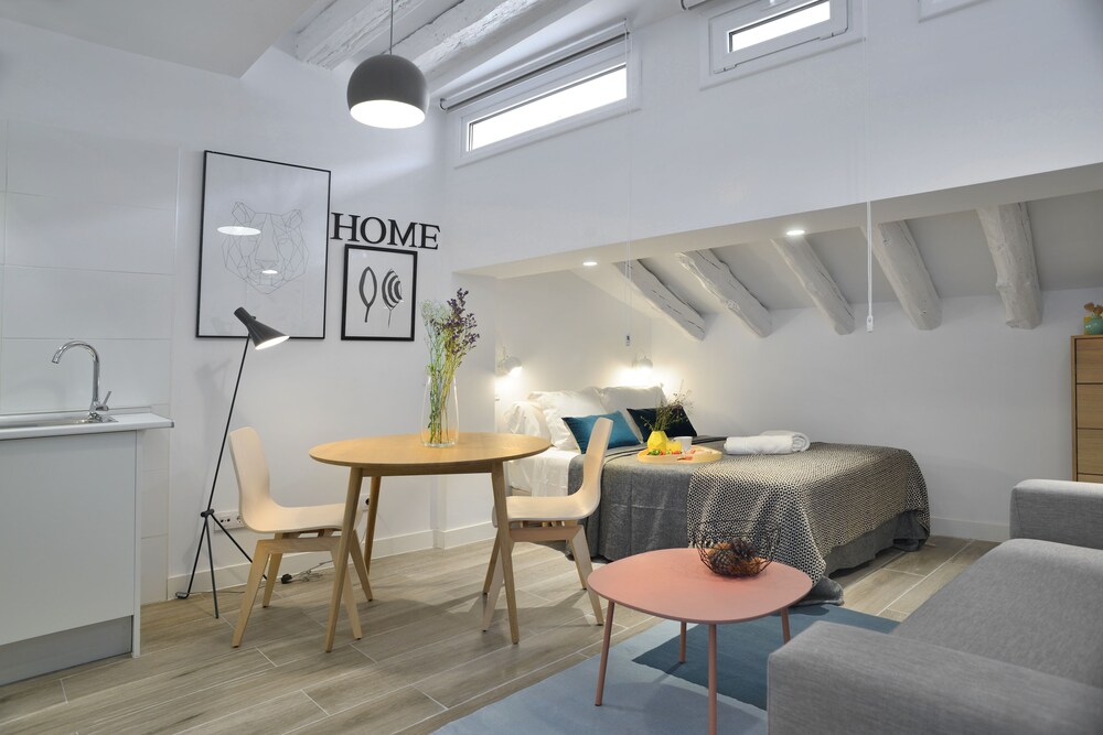 nQn Aparts & Suites Madrid