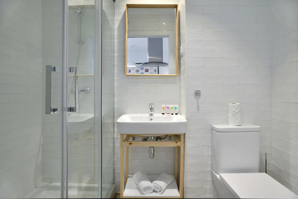 nQn Aparts & Suites Madrid