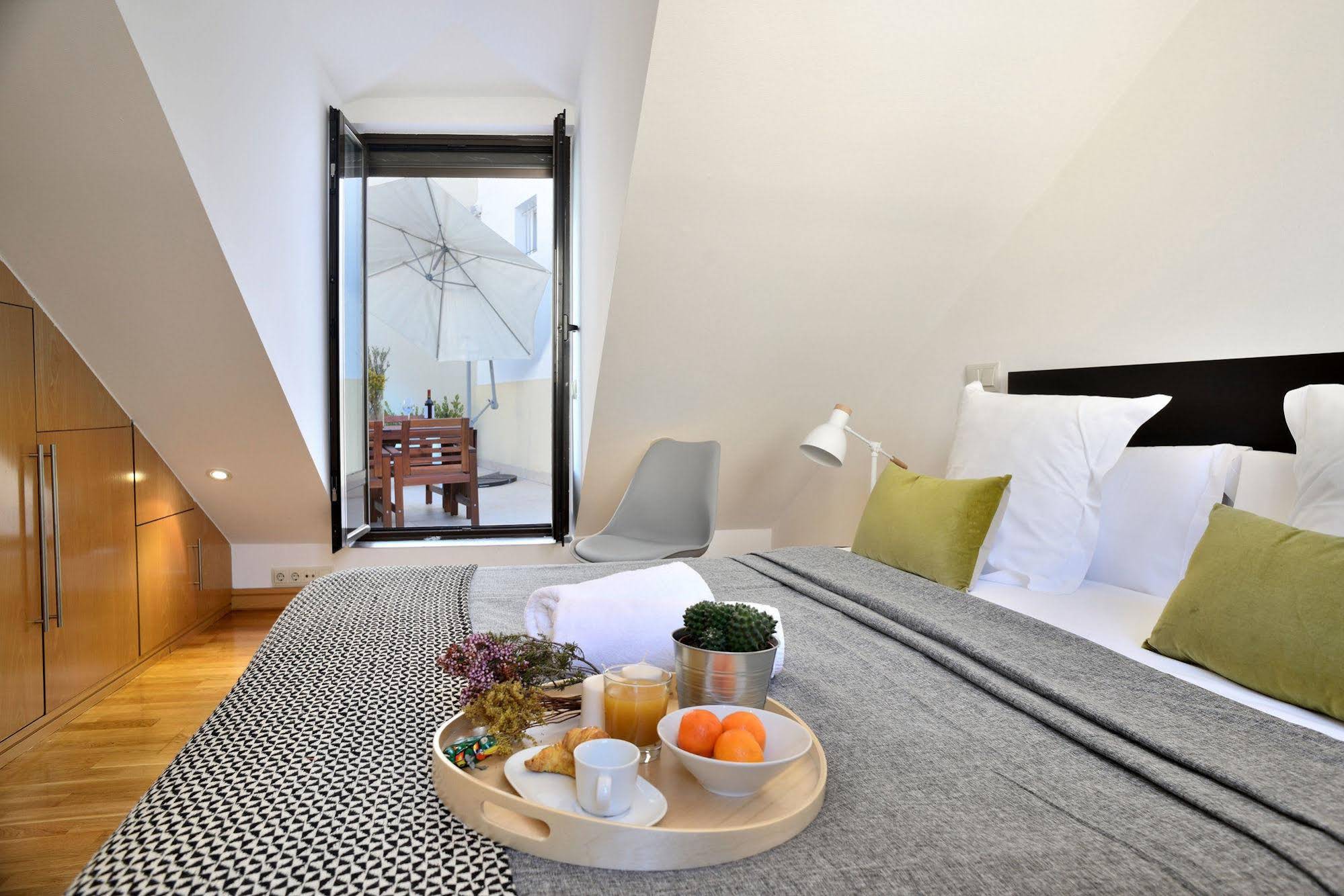 Aspasios San Mateo Boutique Apartments