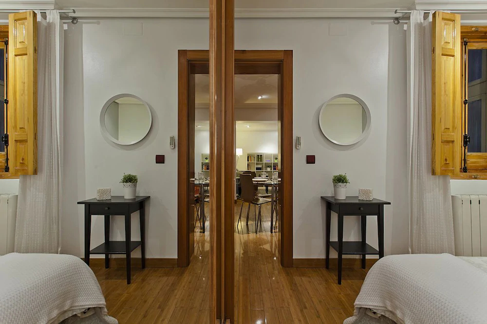 Fuencarral Apartments by FlatSweetHome