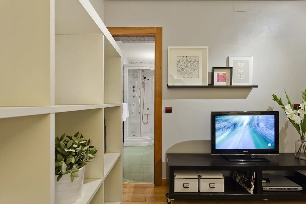 Fuencarral Apartments by FlatSweetHome