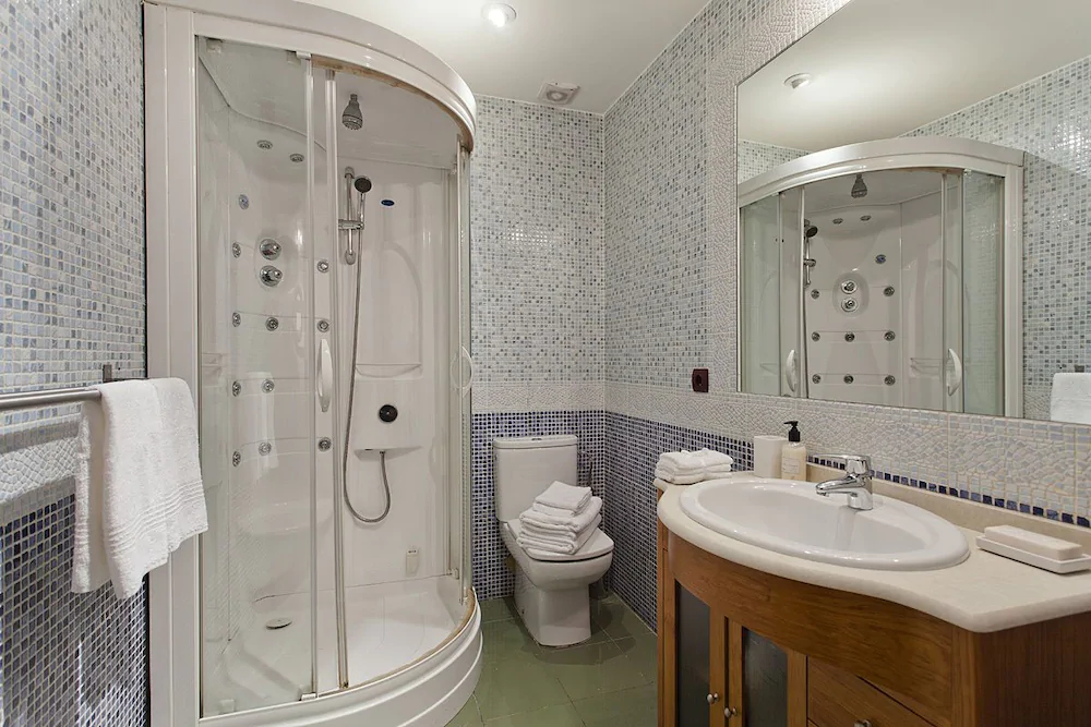 Fuencarral Apartments by FlatSweetHome