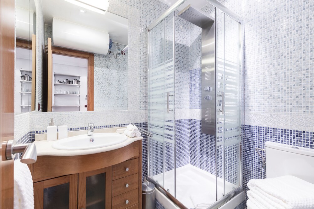 Fuencarral Apartments by FlatSweetHome