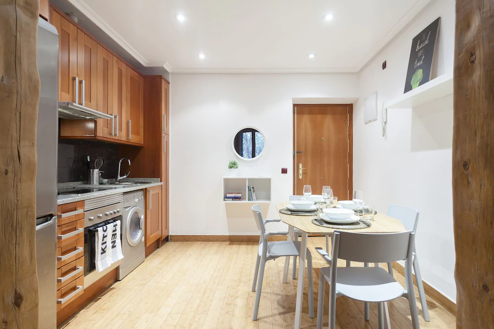 Fuencarral Apartments by FlatSweetHome