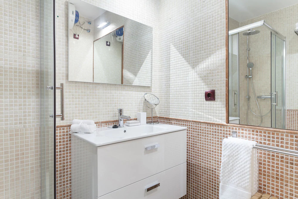 Fuencarral Apartments by FlatSweetHome