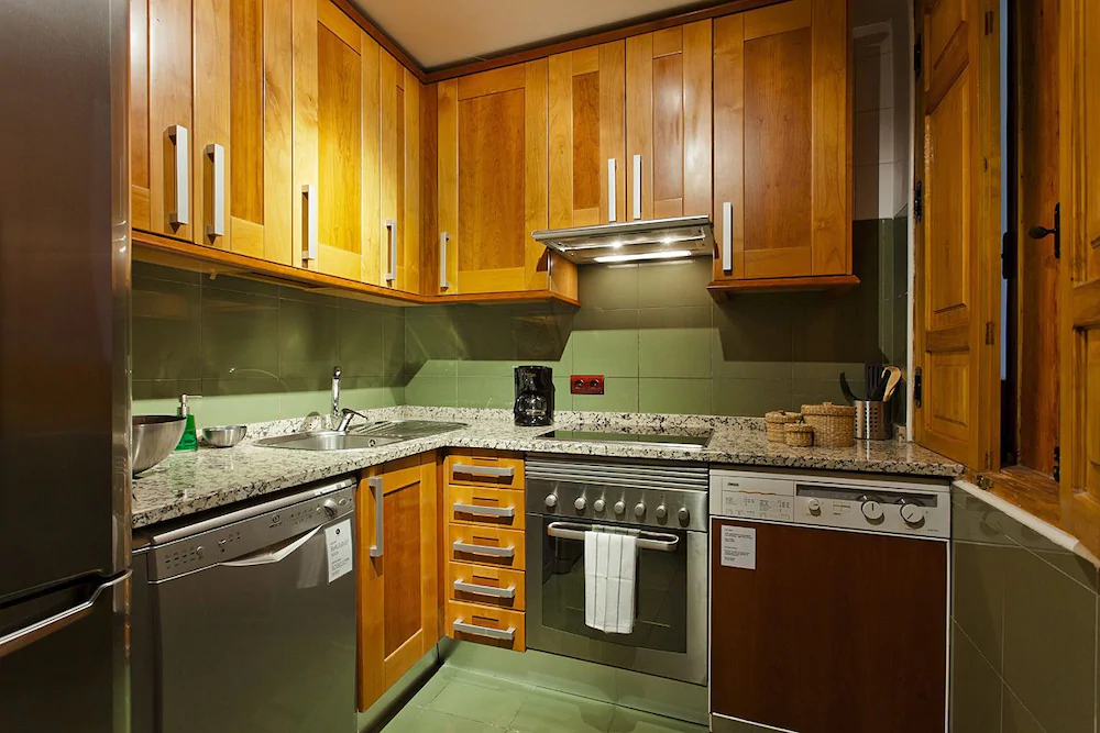 Fuencarral Apartments by FlatSweetHome