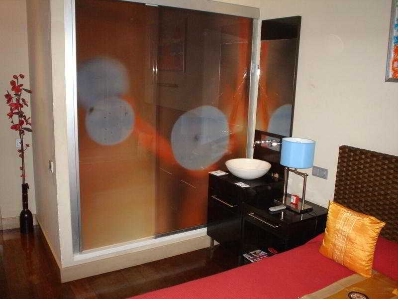 Gay Hostel - Pensión Madrid House