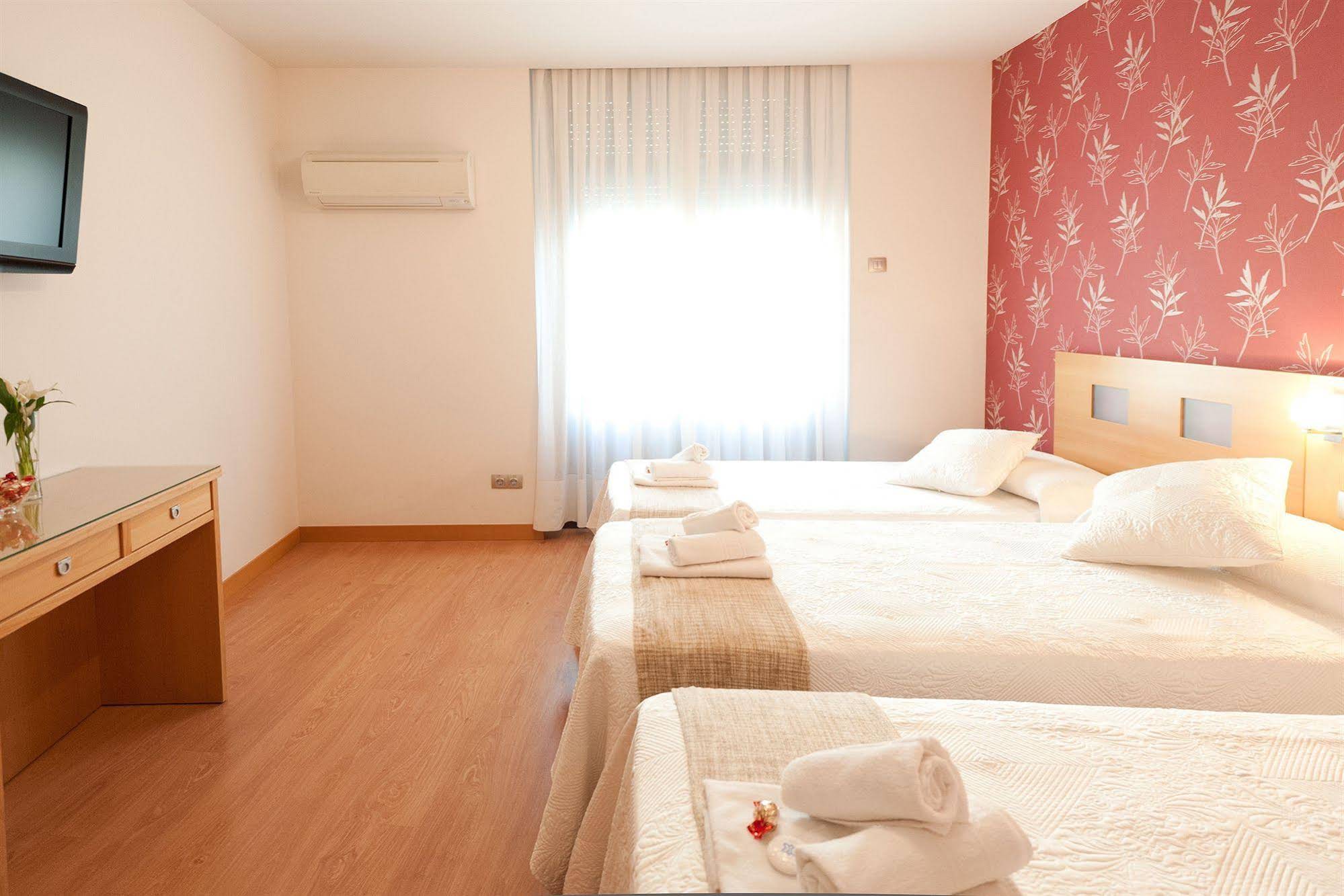 Hostal Abami II