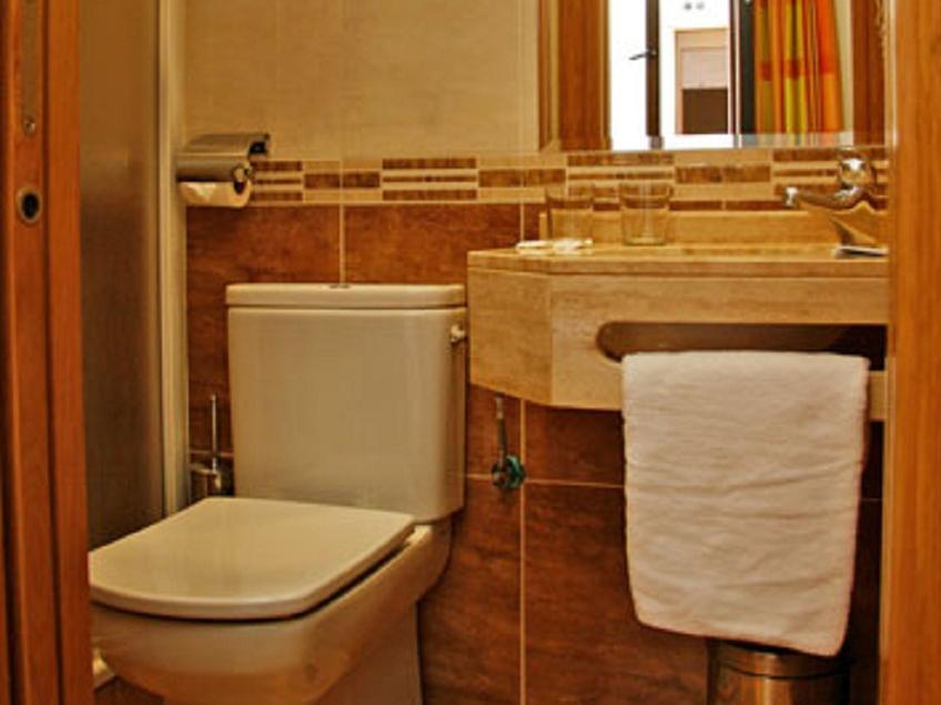 Hostales Victoria I & II