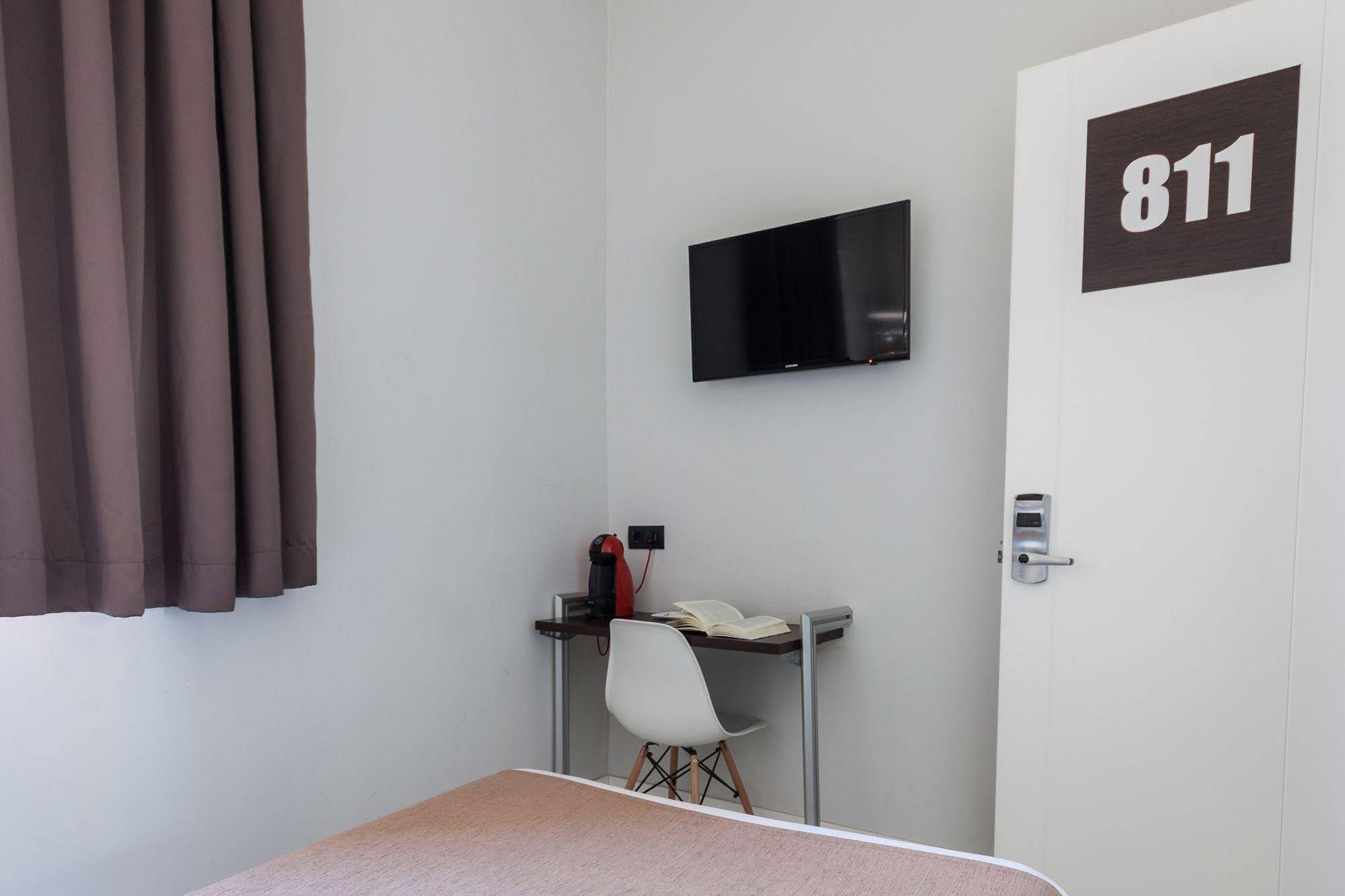 Hostal Gran Via 44