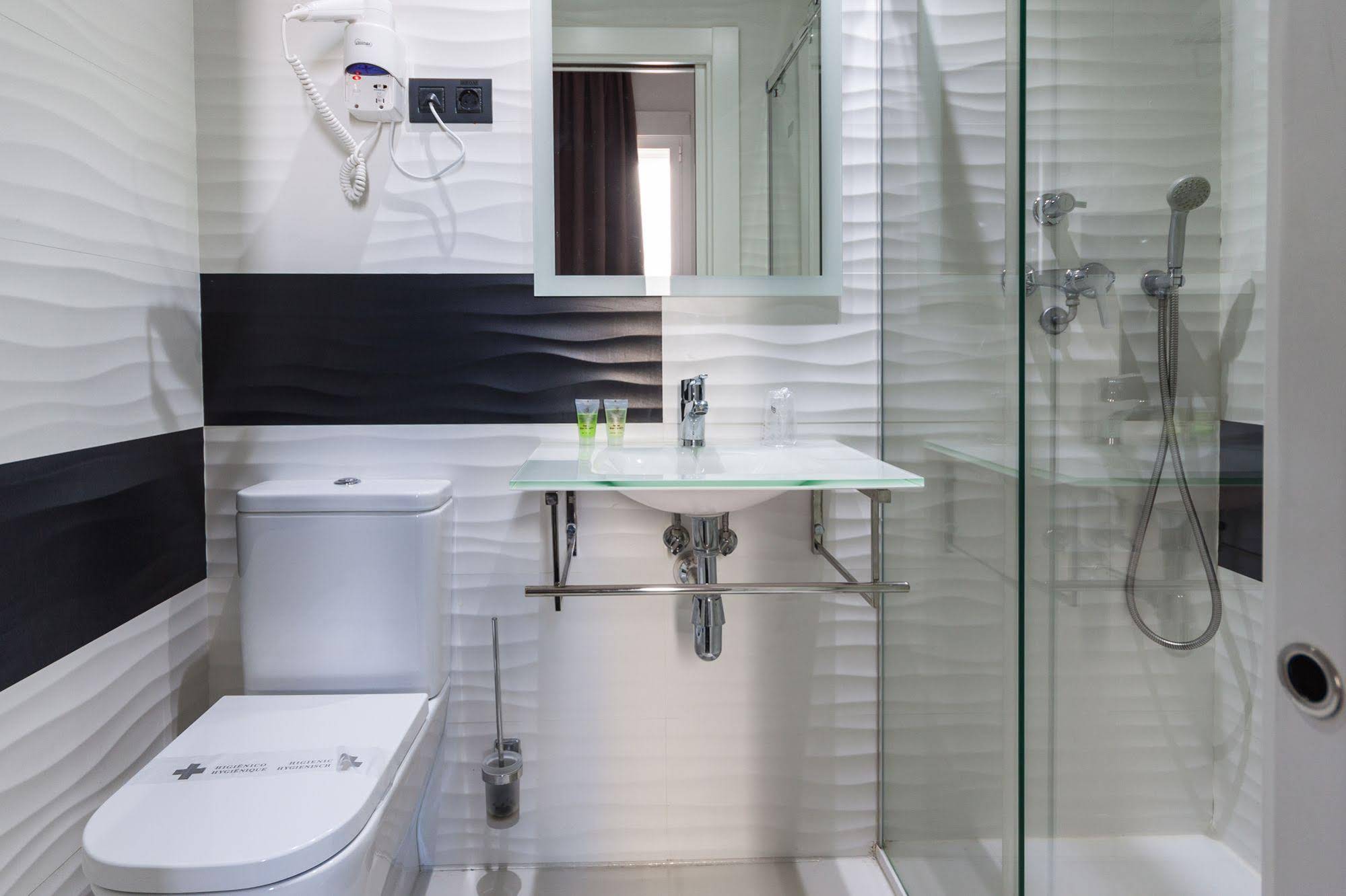 Hostal Gran Via 44