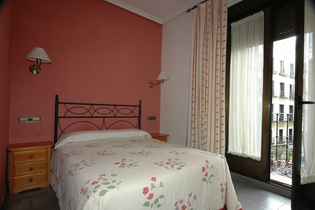 Hostal Ivor y Hostal Mayrit