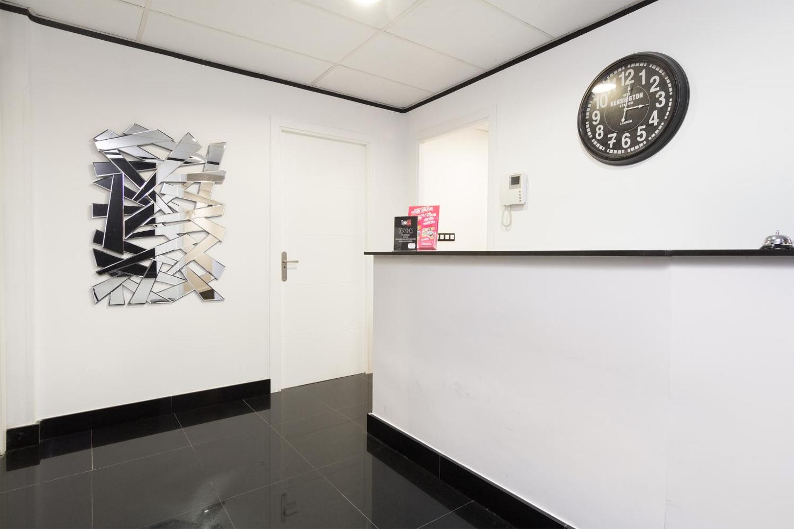 Hostal Madrid Gran Via 63