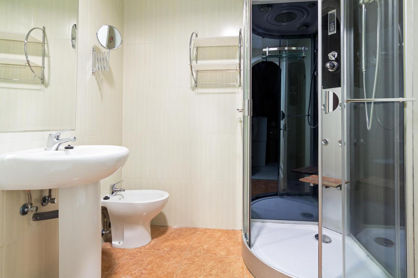 Hostal Madrid Gran Via 63