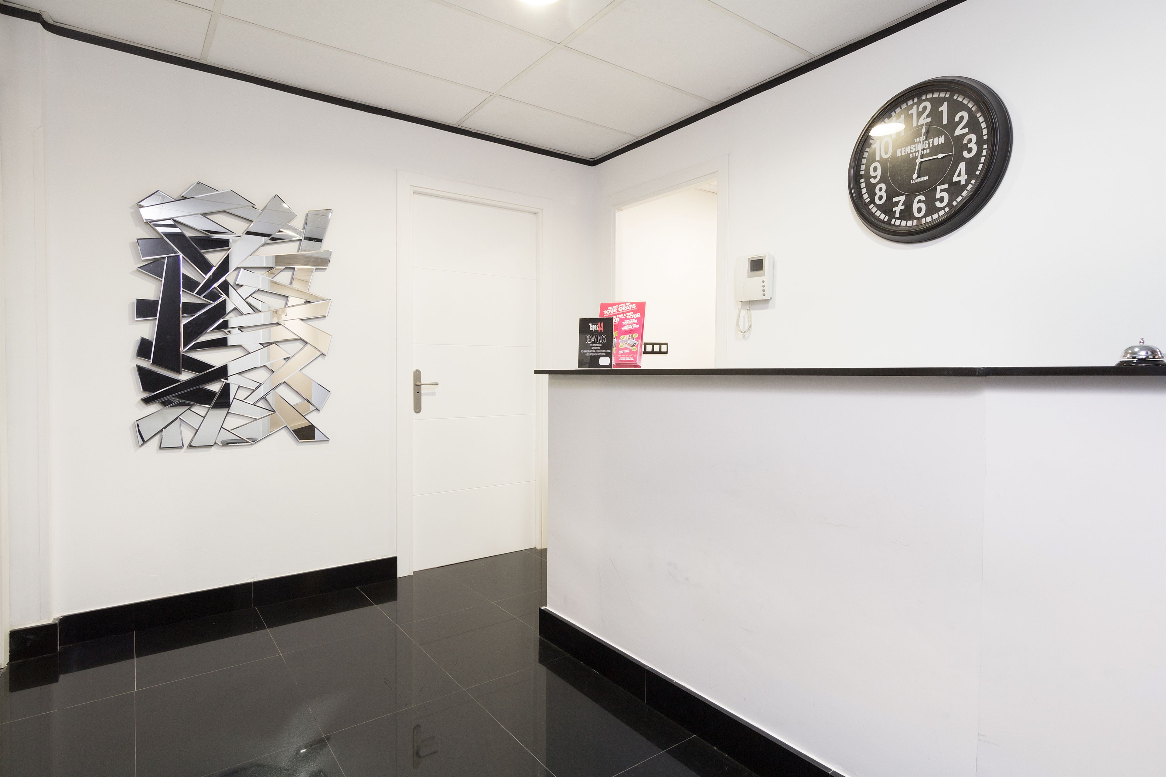 Hostal Madrid Gran Via 63