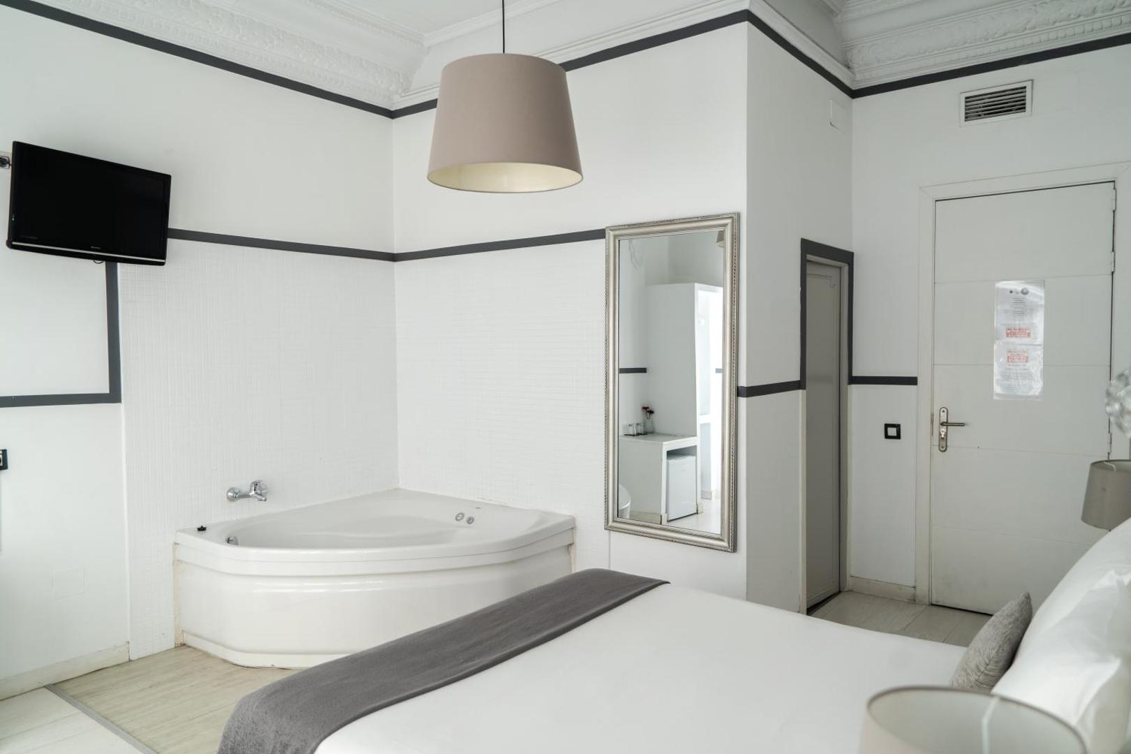 Hostal Madrid Gran Via 63