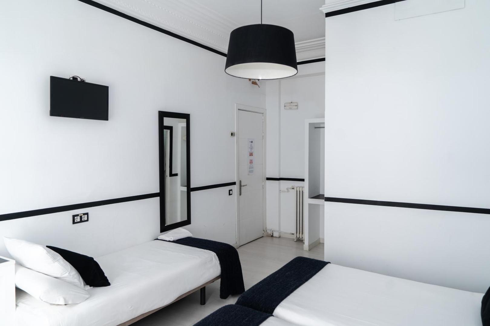 Hostal Madrid Gran Via 63