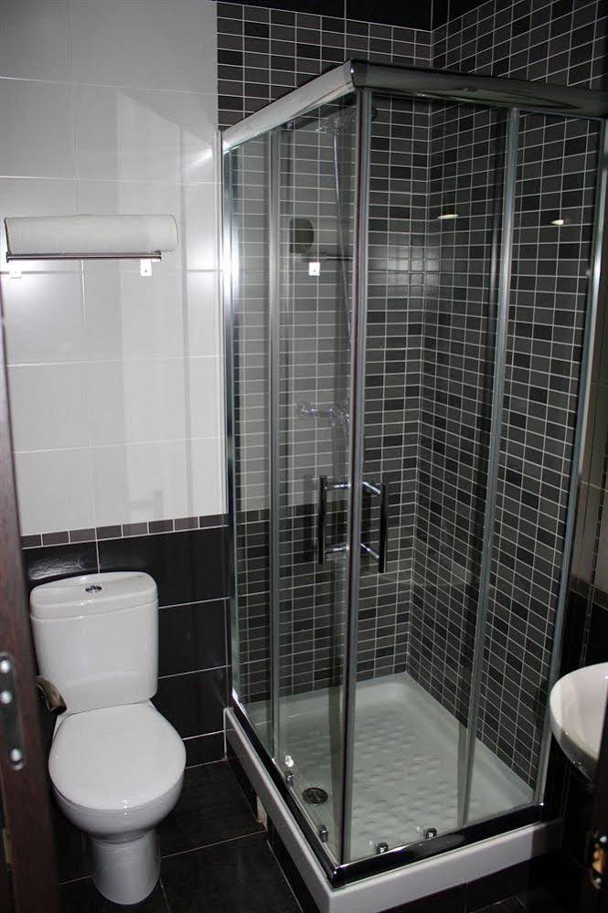 Hostal MH Fuencarral