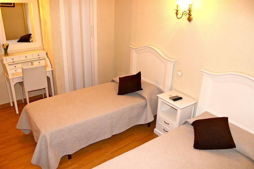 Hostal Manuela by gaiarooms