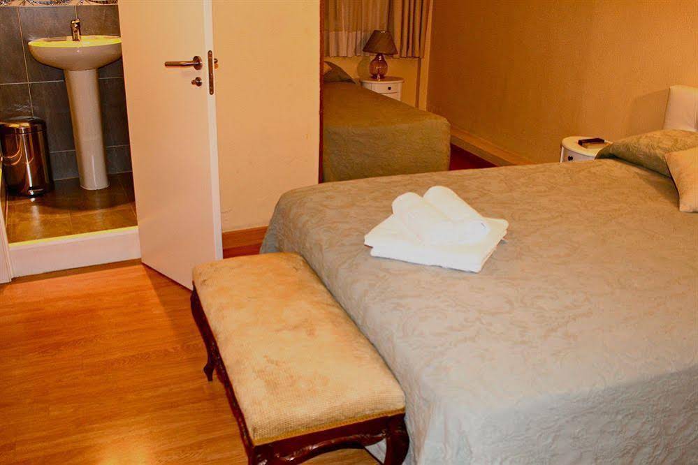 Hostal Manuela by gaiarooms