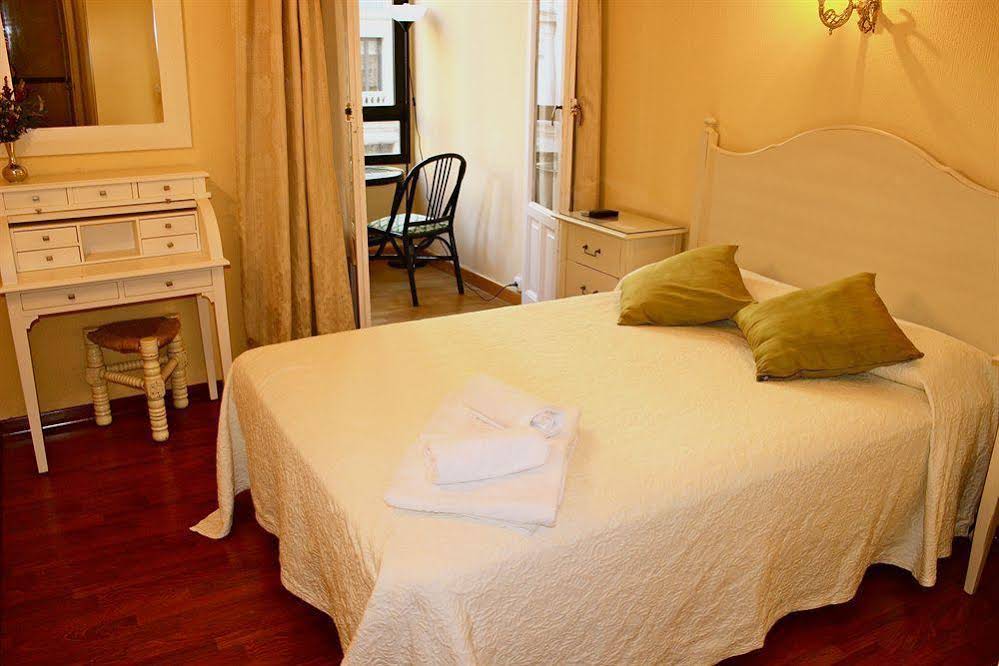 Hostal Manuela by gaiarooms